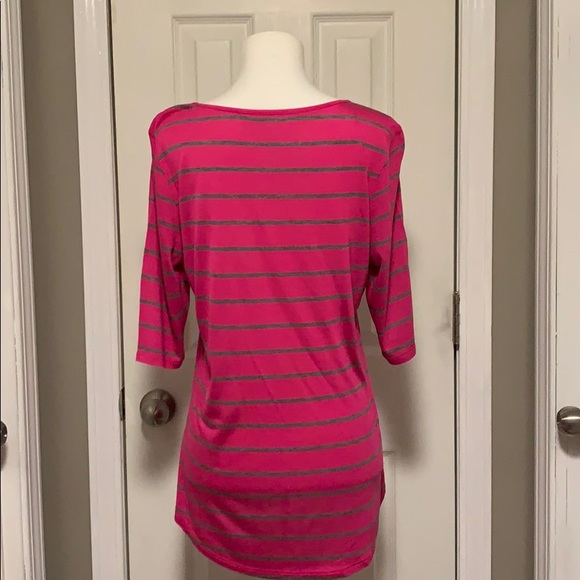 Women’s pink w grey strips, quarter length sleeves - Picture 4 of 6